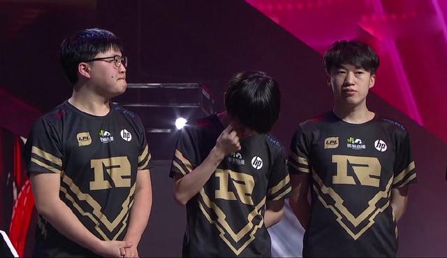 足以点燃英 足以点燃英